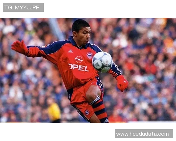 闭眼回忆足球明星瞬间心中涌现的激情与梦想